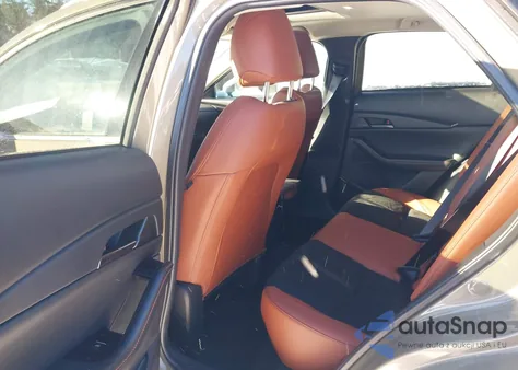 2024 Mazda Cx-30 2.5 Carbon Turbo z USA, uszkodzony, nr VIN 3MVDMBXY4RM717328